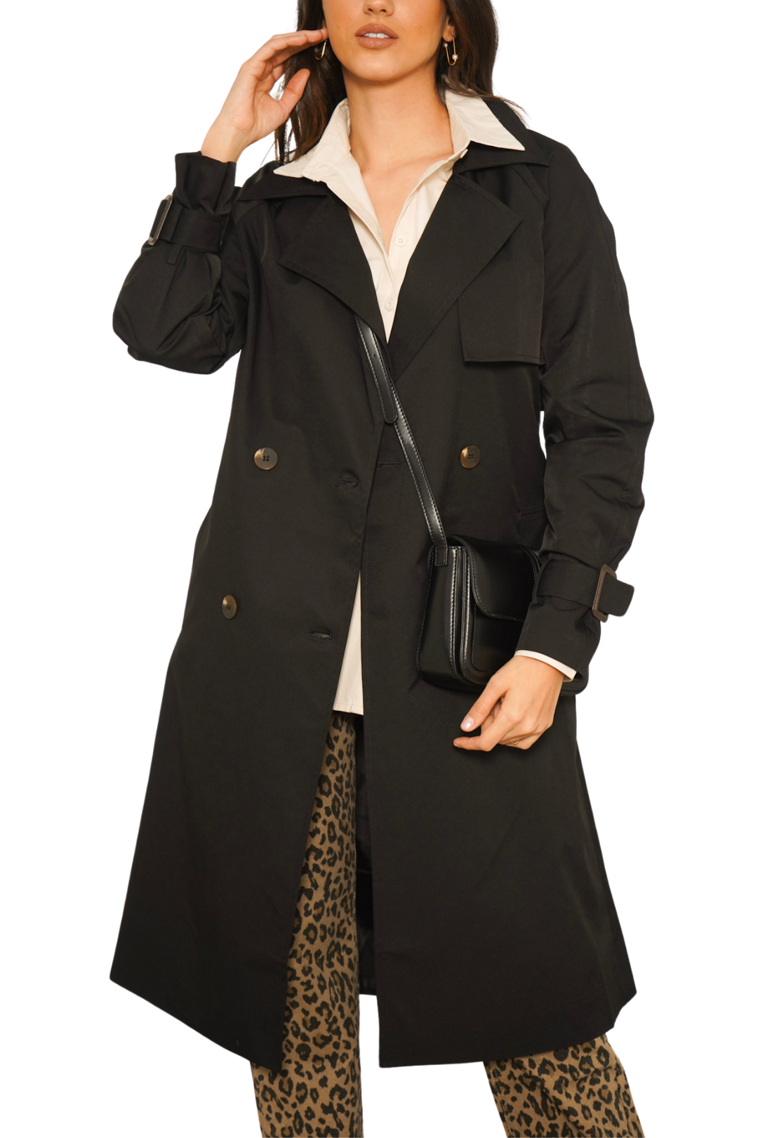 PANTALÓN DE TELA GABARDINA CON HEBILLA METÁLICA. PANTALÓN DE TELA GABARDINA CON HEBILLA METÁLICA.