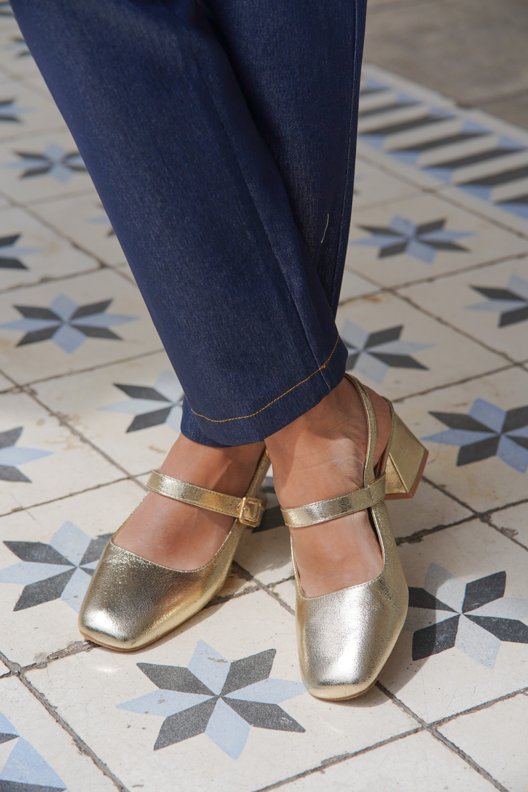 ZAPATO ELENA DORADO ZAPATO ELENA DORADO