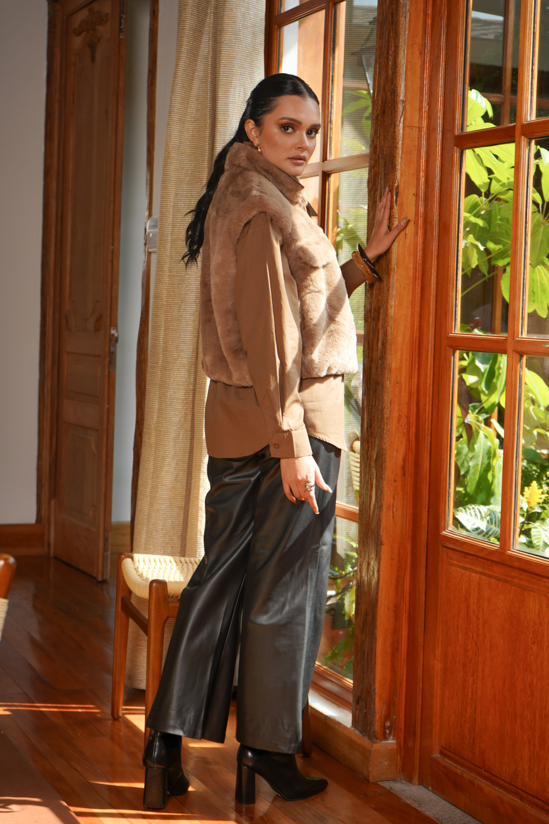 CHALECO LEONELA CAFE