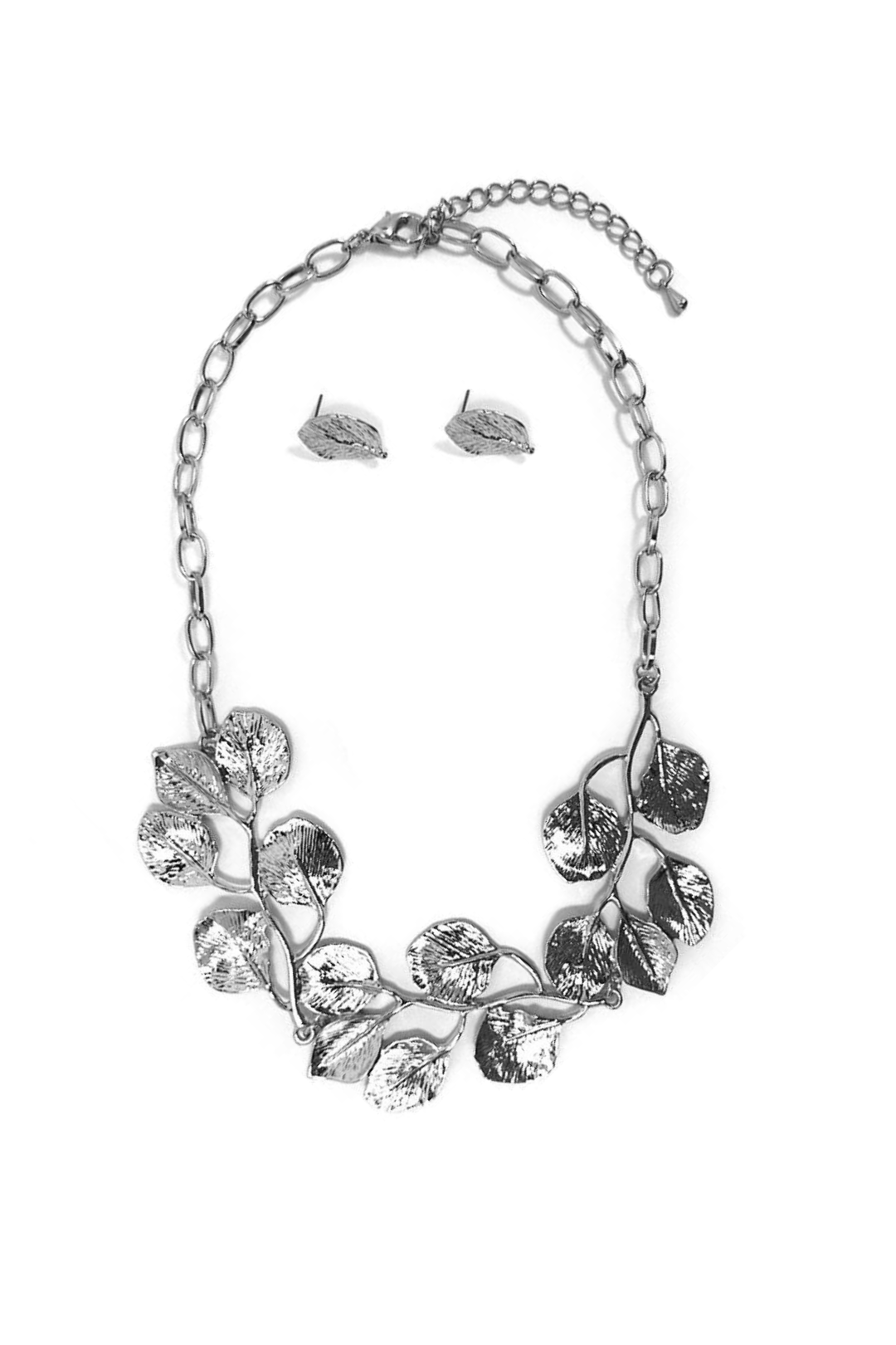 COLLAR SARA PLATEADO