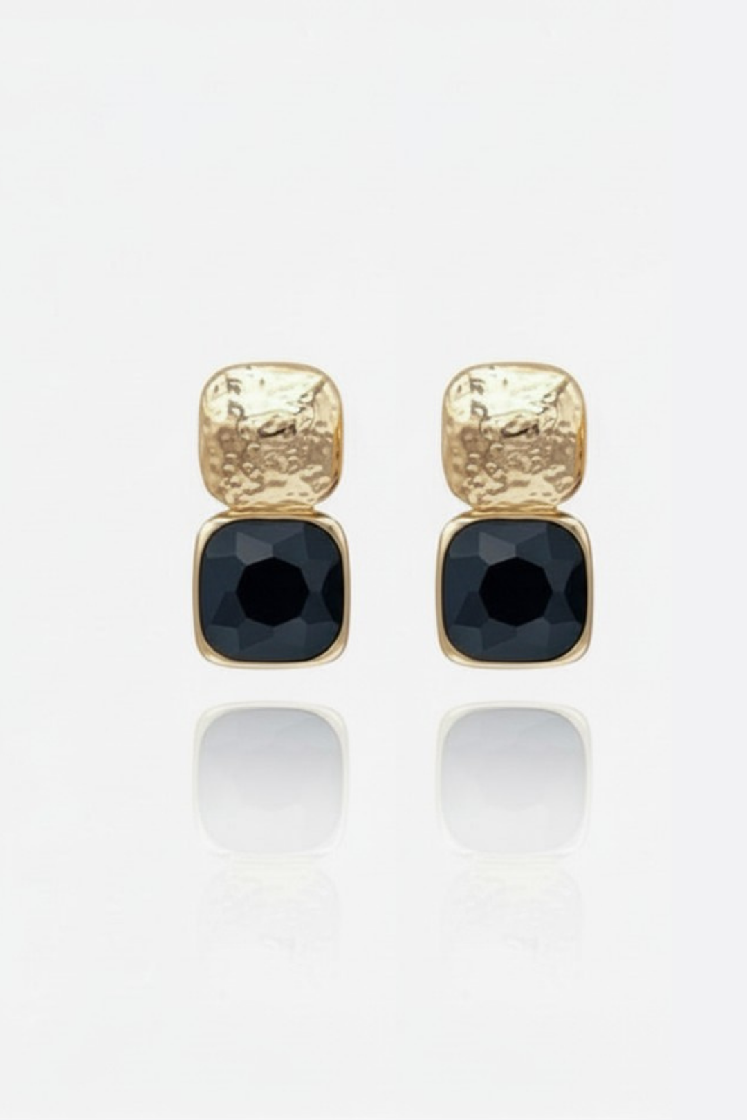 ARETES DENNISE