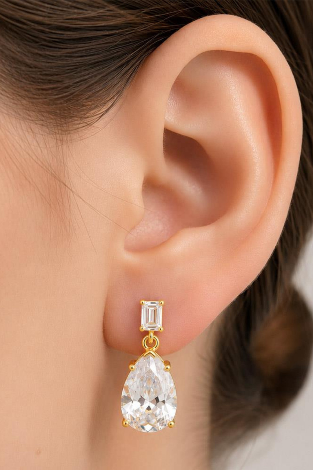 ARETES CRISTINA DORADOS