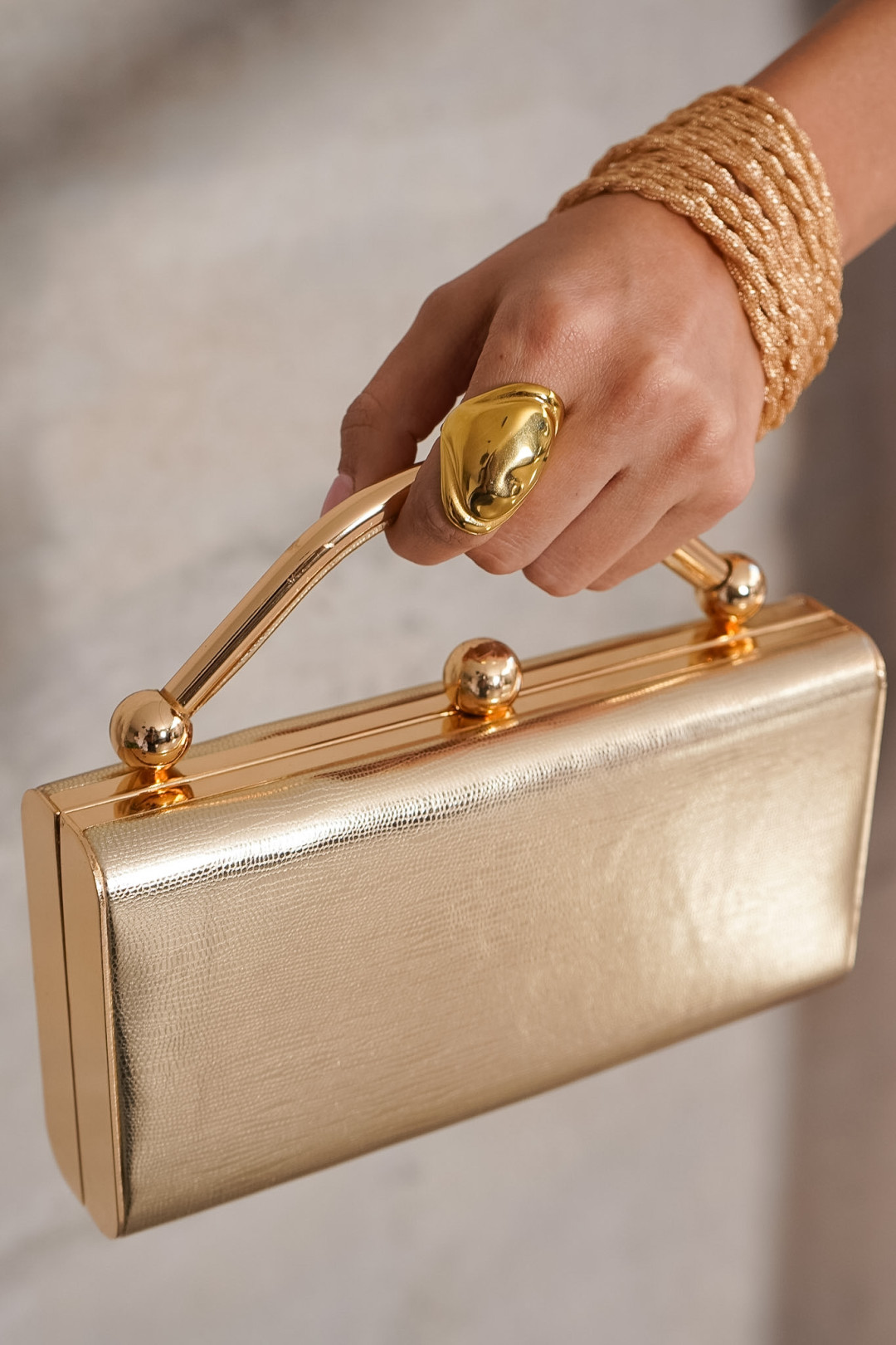 CARTERA PAMELA DORADA