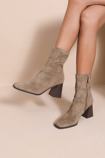 BOTINES ALINA CAQUI