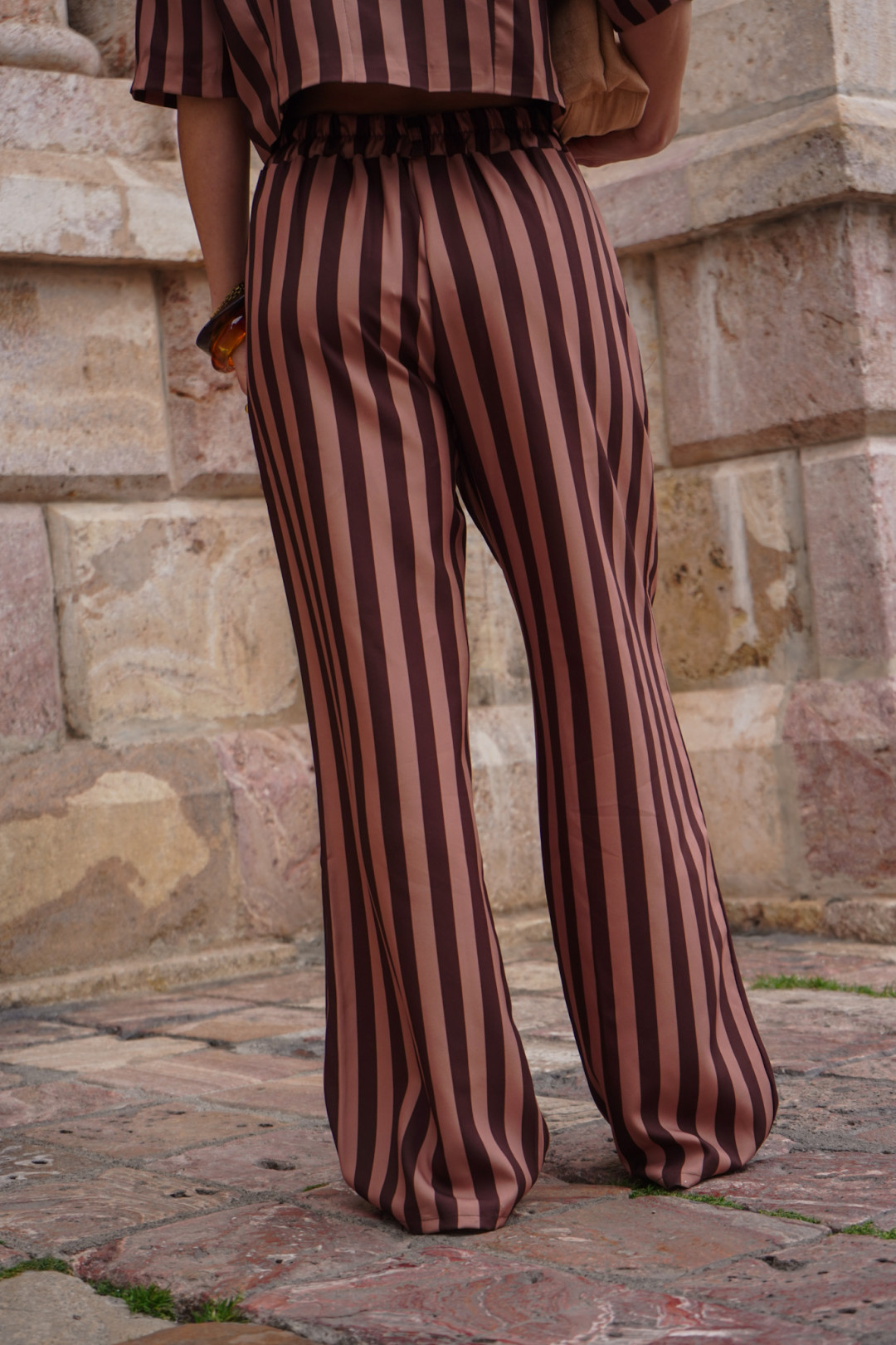 CONJUNTO LAURA
